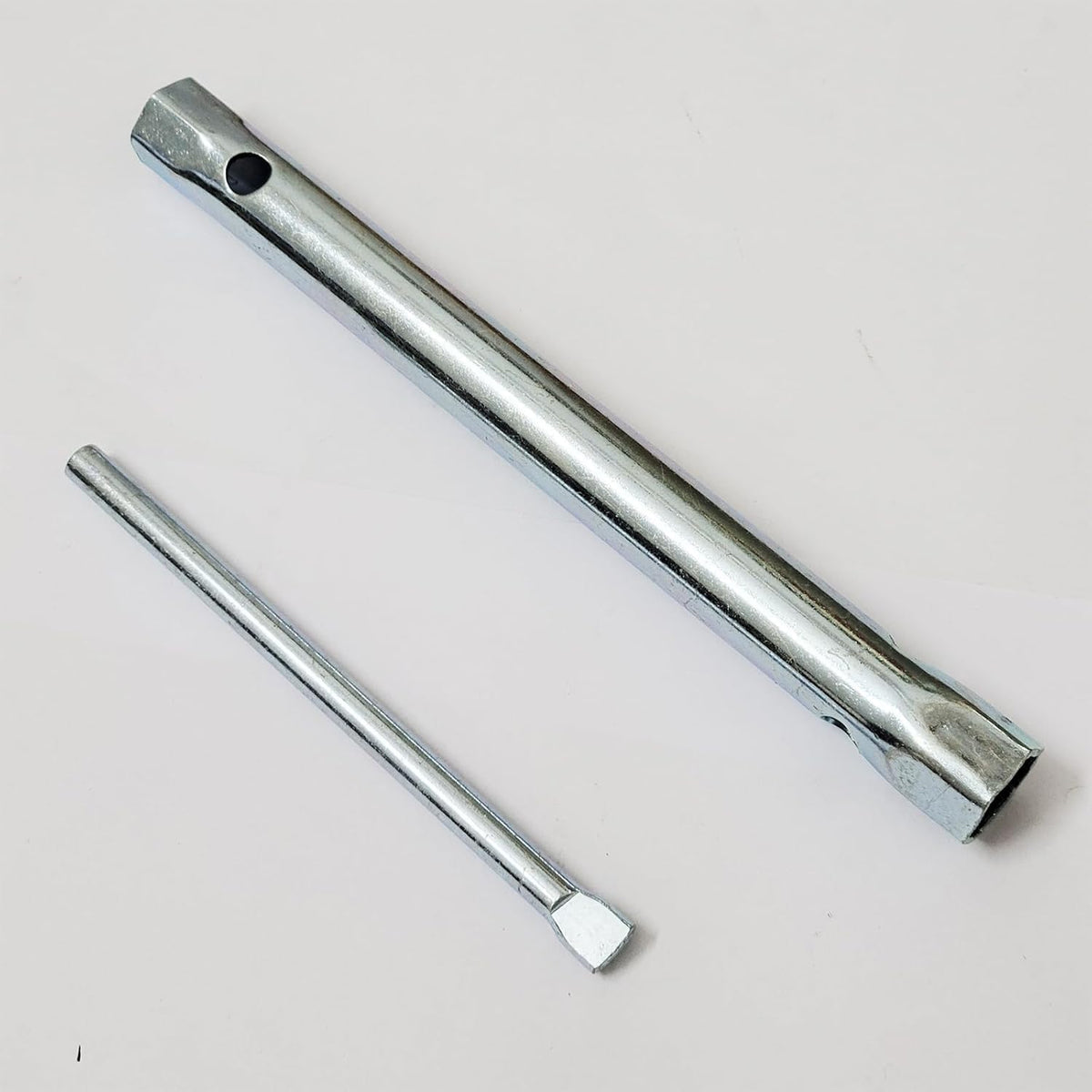 LLAVE PARA CAMION CON BARRA BLACK JACK 21X41MM JT-179