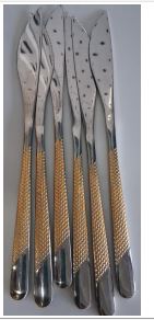 SET DE CUCHILLOS CON DETALLE DORADO  6PCS 4264